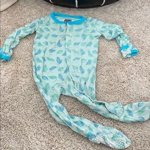 KicKee pants green leaf button footie